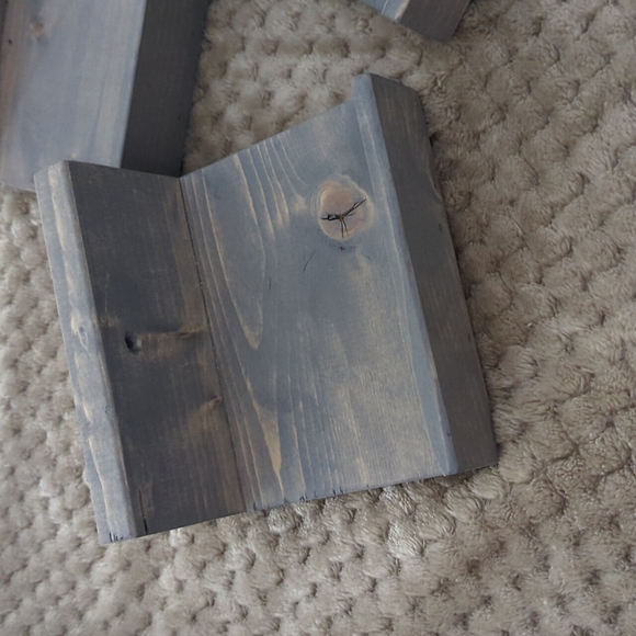 Set of 3 small grayish wood shevles - Picture 2 of 3